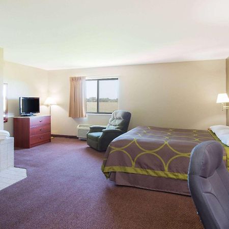 Super 8 By Wyndham Iola Ks Hotel Luaran gambar